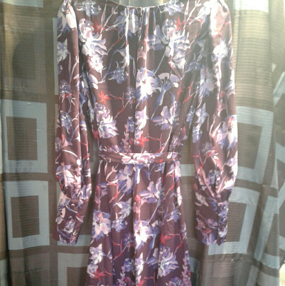 Dress - Picture 3 of 3